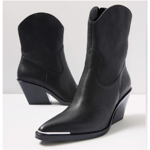 Dolce Vita Shoes - DOLCE VITA New in Box Evereve Vallory Western Bootie in Black Leather // 6